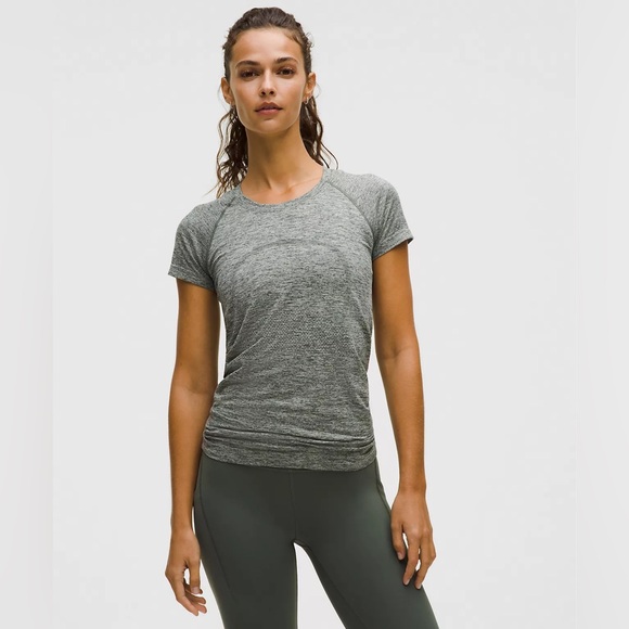 Lululemon Women Swiftly Tech Short Sleeve Top Size 8 Gray Gym Workout - Picture 1 of 7